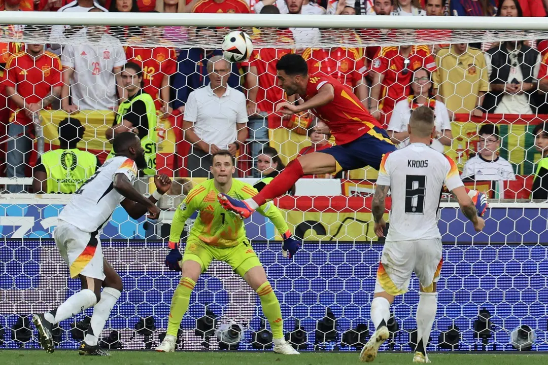 Mikel Merino durante el partido de cuartos de la Eurocopa 2024 entre Espa&ntilde;a y Alemania en Stuttgart, Alemania EFE/EPA/MOHAMED MESSARA
