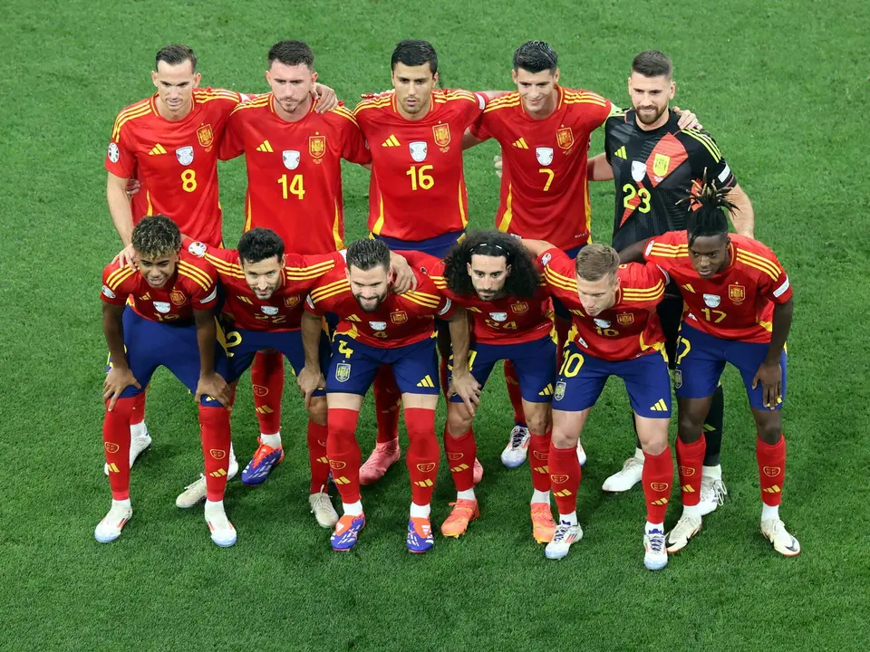Munich (Germany), 09/07/2024.- Spain starting eleven pose for the group photo prior the UEFA EURO 2024 semi-finals soccer match between Spain and France in Munich, Germany, 09 July 2024. (Francia, Alemania, Espa&ntilde;a) EFE/EPA/MOHAMED MESSARA
