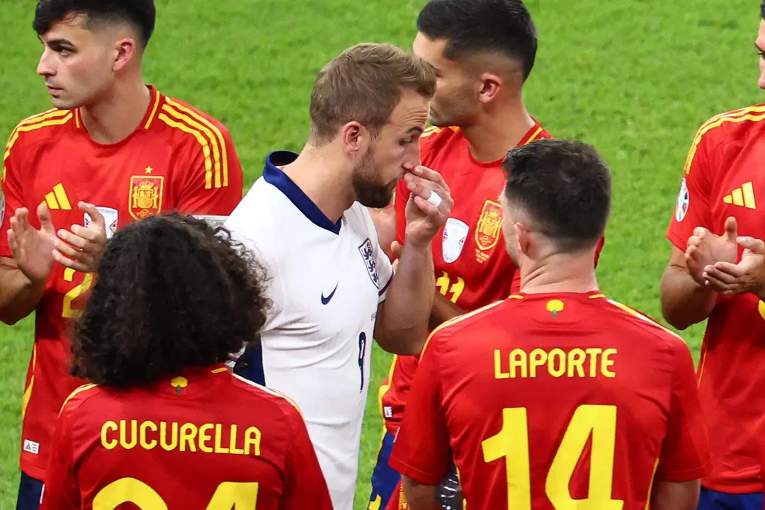 Harry Kane tras el encuentro correspondiente a la final de la Eurocopa que disputaron Inglaterra en el Estadio Ol&iacute;mpico de Berl&iacute;n. EFE/EPA/HANNIBAL HANSCHKE