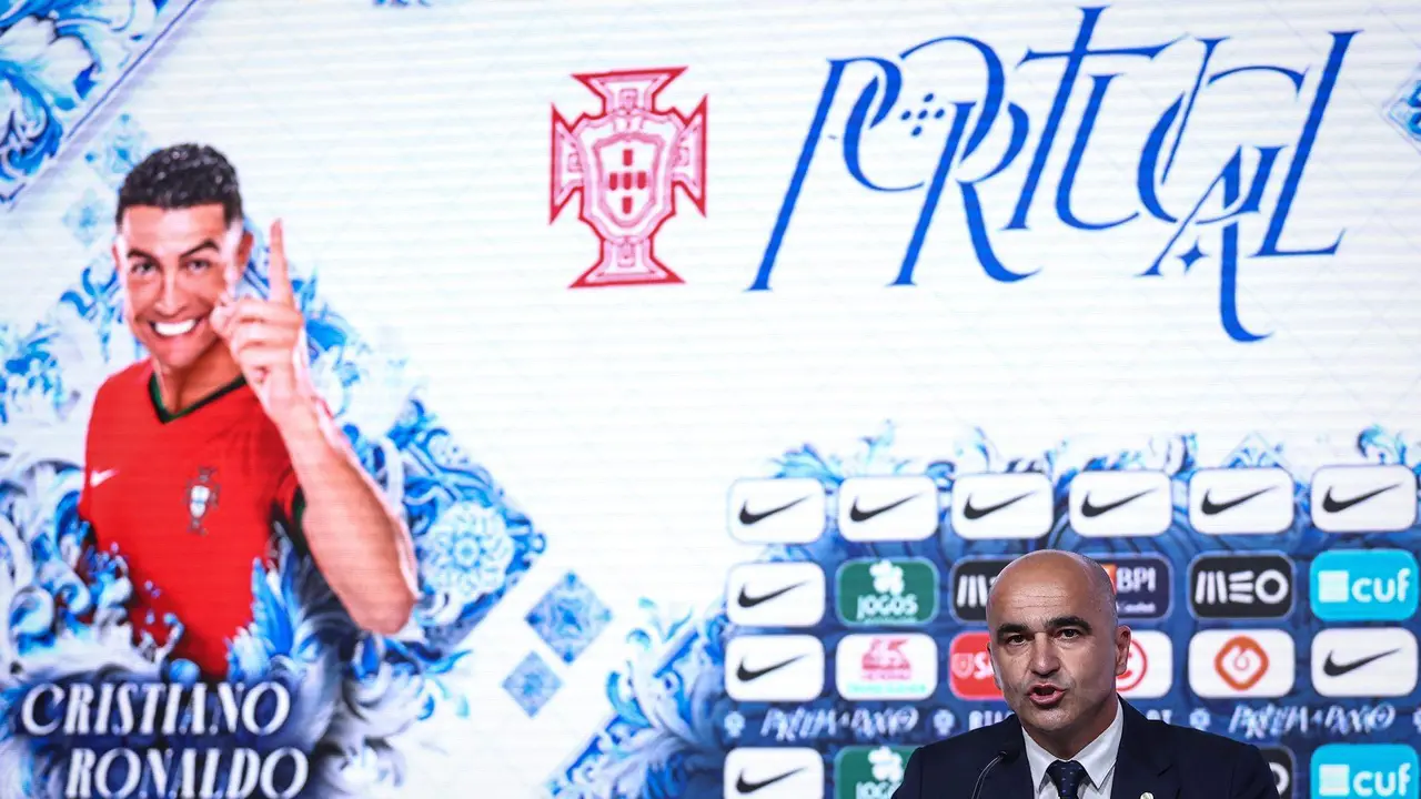 El seleccionador de Portugal, Roberto Mart&iacute;nez, anunci&oacute; este martes la lista de 26 jugadores que viajar&aacute;n en junio a la Eurocopa de Alemania. EFE/EPA/RODRIGO ANTUNES
