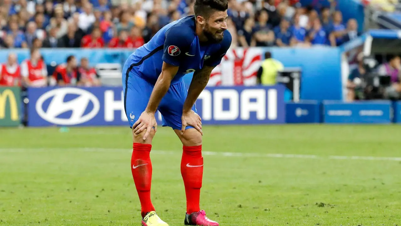 El delantero franc&eacute;s Olivier Giroud en la finalde 2016. EFE/EPA/ETIENNE LAURENT